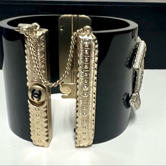 CHANEL Black Resin and Crystal CC Wide Cuff Bracelet - Picture 3 of 4